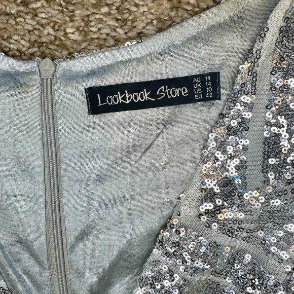 Lookbook Store, V-Neck Silver Sequin Dress, Size 10 - Picture 11 of 11